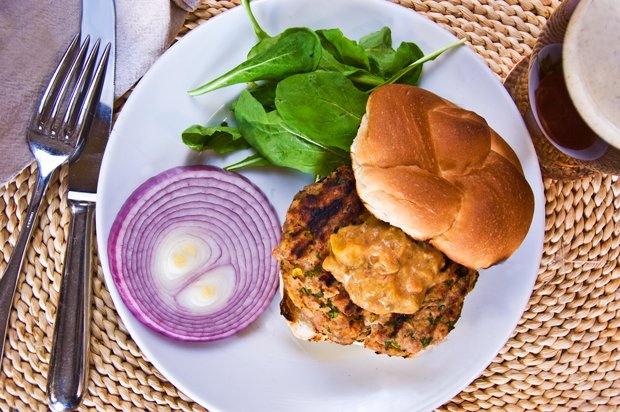 Turkeyburgers with Mango Chutney-Dijon Sauce